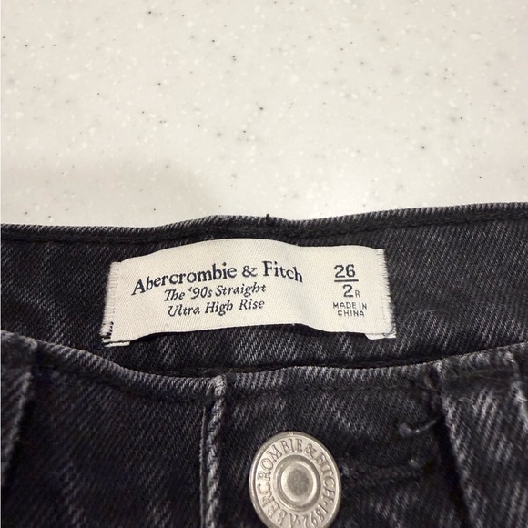 A&F The 90s Ultra High Rise Straight Jeans - Picture 3 of 3